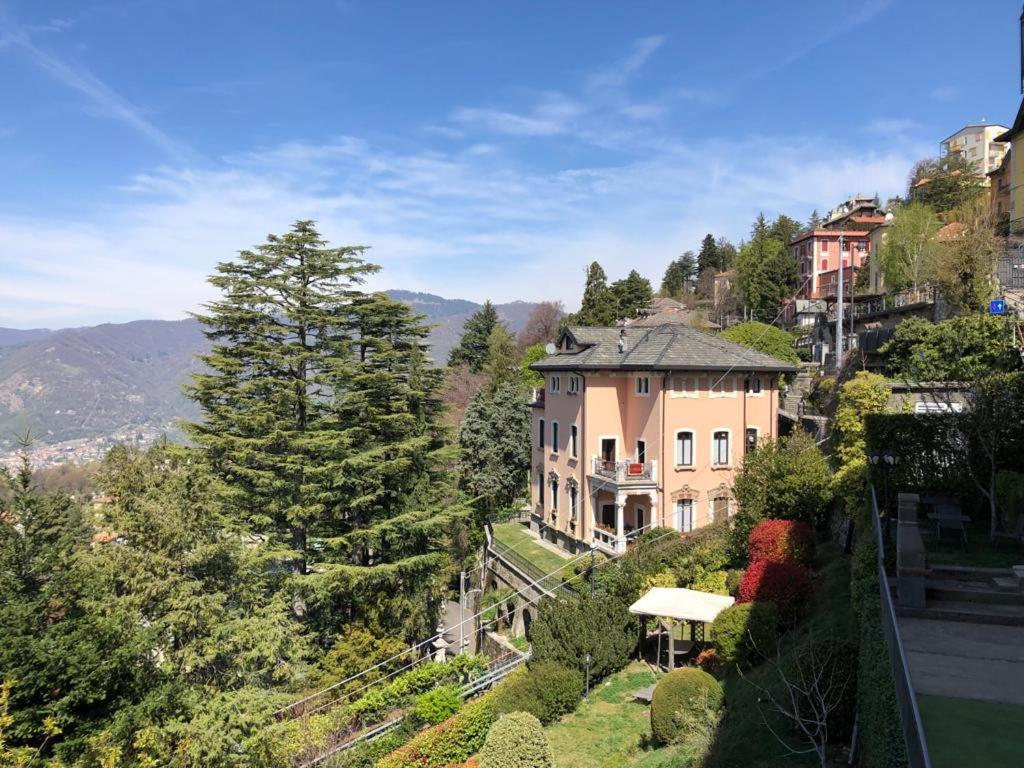 Il Nido Della Fenice Брунате Екстер'єр фото